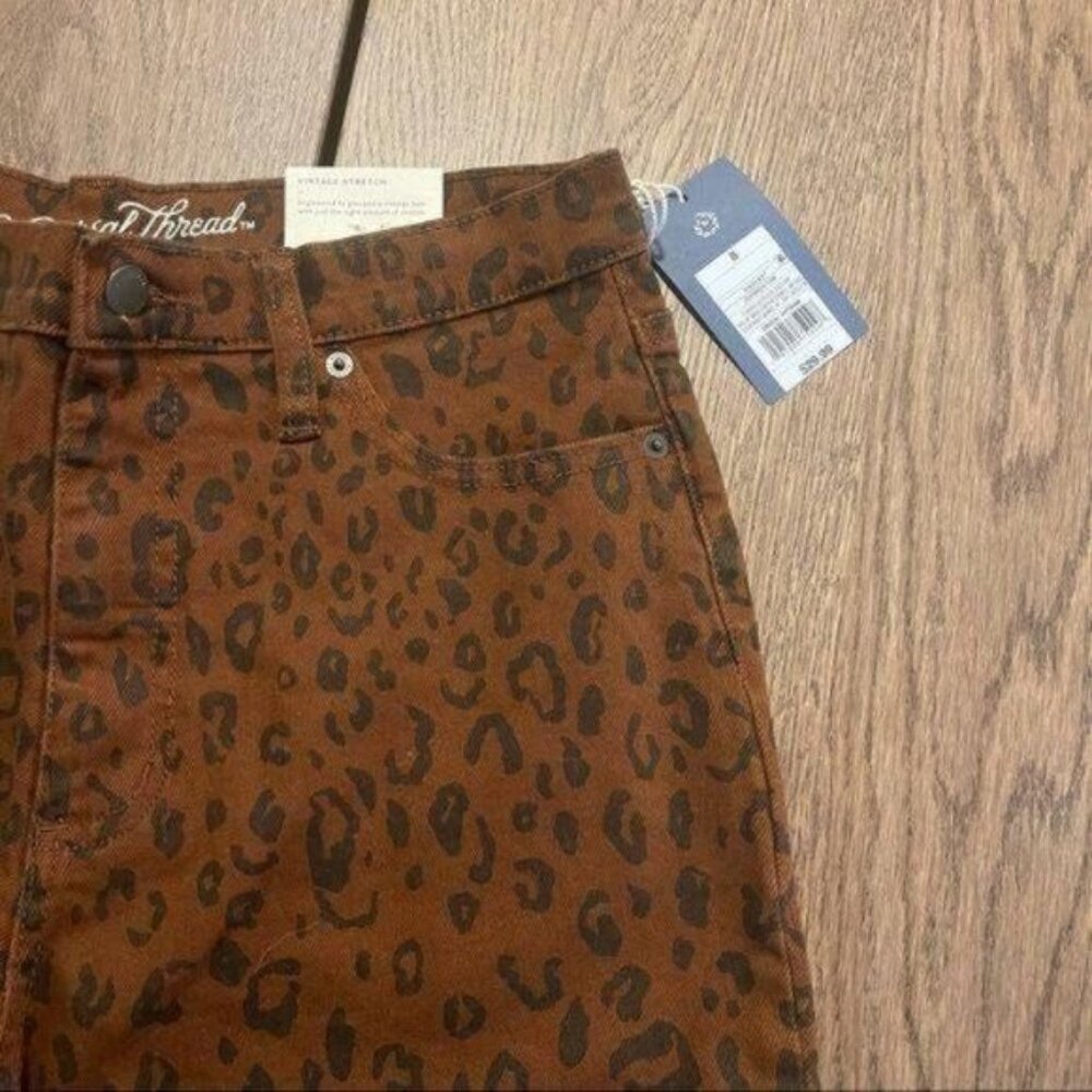 A New Day Leopard Print High Rise Straight Leg Crop Jeans Size 8 - Picture 11 of 15